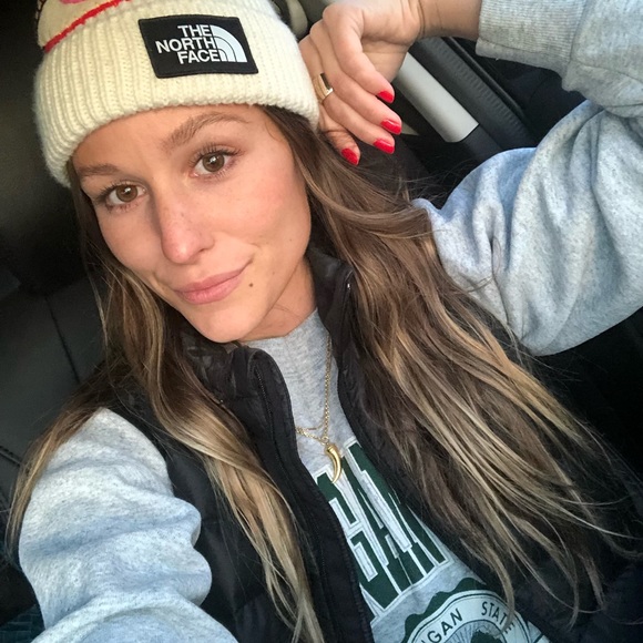 Meet your Posher, Hillary - Picture 7 of 8